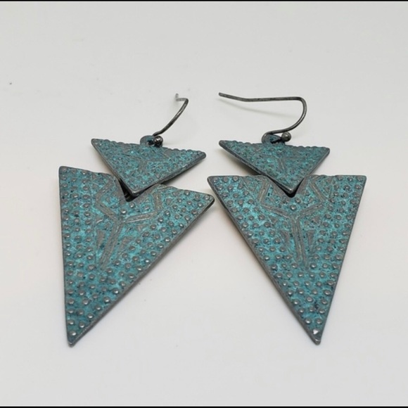🎉 Boho Patina Triangle Dangle Teal & Silver Earri - Picture 3 of 6
